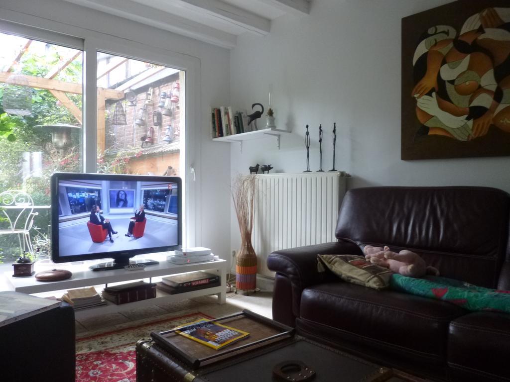 Chambre d'Hôtes Rue des Fougères Acomodação com café da manhã Louviers Exterior foto